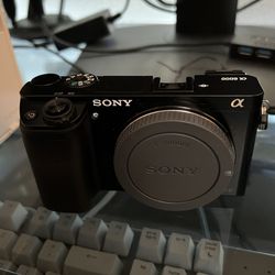 Sony Alpha A6000 Mirrorless Camera 