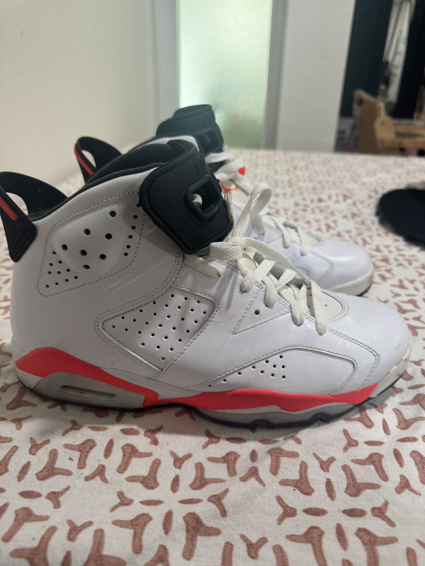Jordan 6 Retro