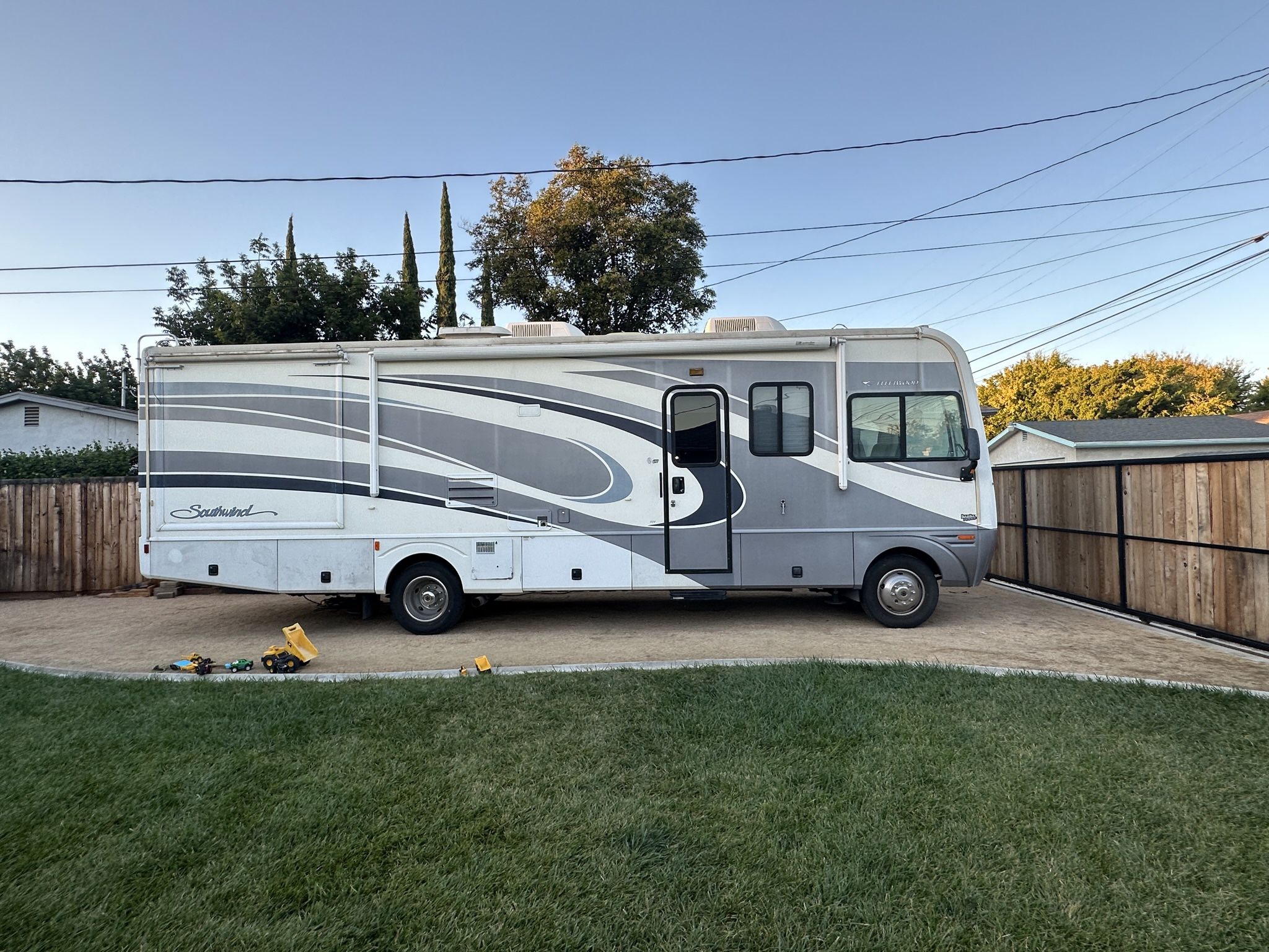 2005 Fleetwood Southwind 32v Motorhome Class A