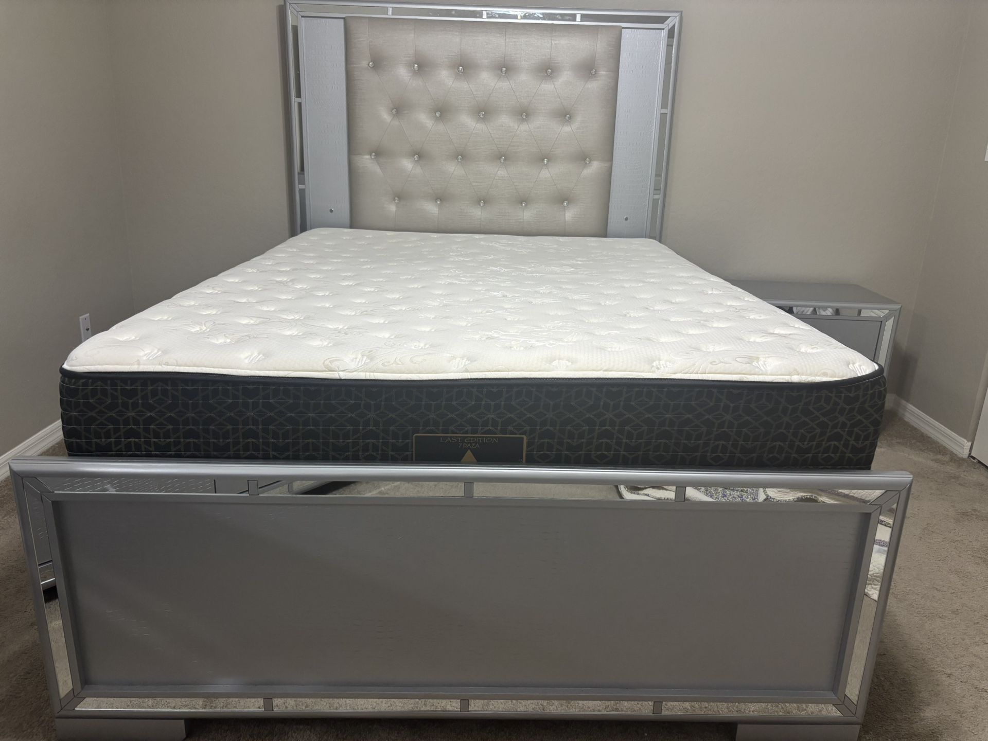 Silver Queen Bedroom Set + Mattress