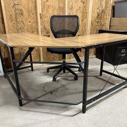 New (Assembled) SogesPower L-shaped corner computer desk + HD Office Chair - Delivery Available!