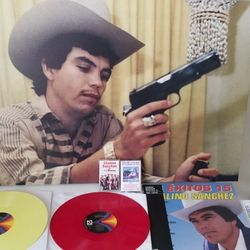 Chalino Sanchez (Rey de corridos) 2 colores discos de vinilo, 2 originales casetes y póster 36x24