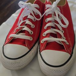 Women's Converse size 8