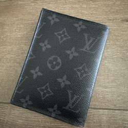 Louis Vuitton Passport Cover .. Authentic 