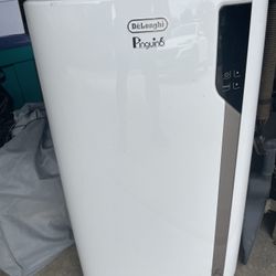 Portable DeLonghi Air Conditioner 