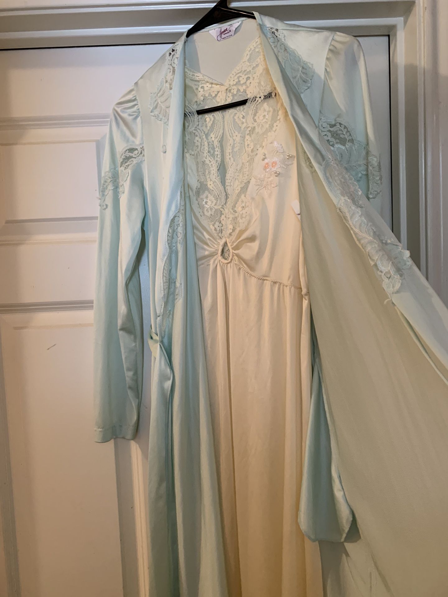 Peignoir Sets - Beautiful Gowns And Robes