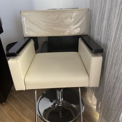 Stylist Chair 