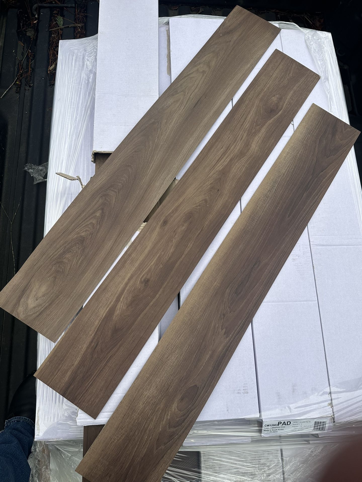 580 sqft of luxury vinyl plank glue down flooring waterproof