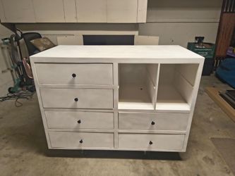 Dresser work bench