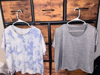 Women’s cropped workout tops