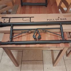 Pull up bar