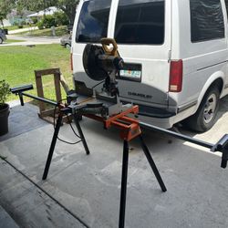 Dewalt 10” Miter Saw With Stand