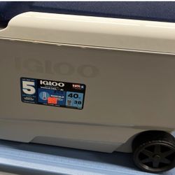 Igloo 40qt Wheeler Cooler 