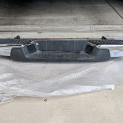OEM Rear bumper / 08 Colorado 