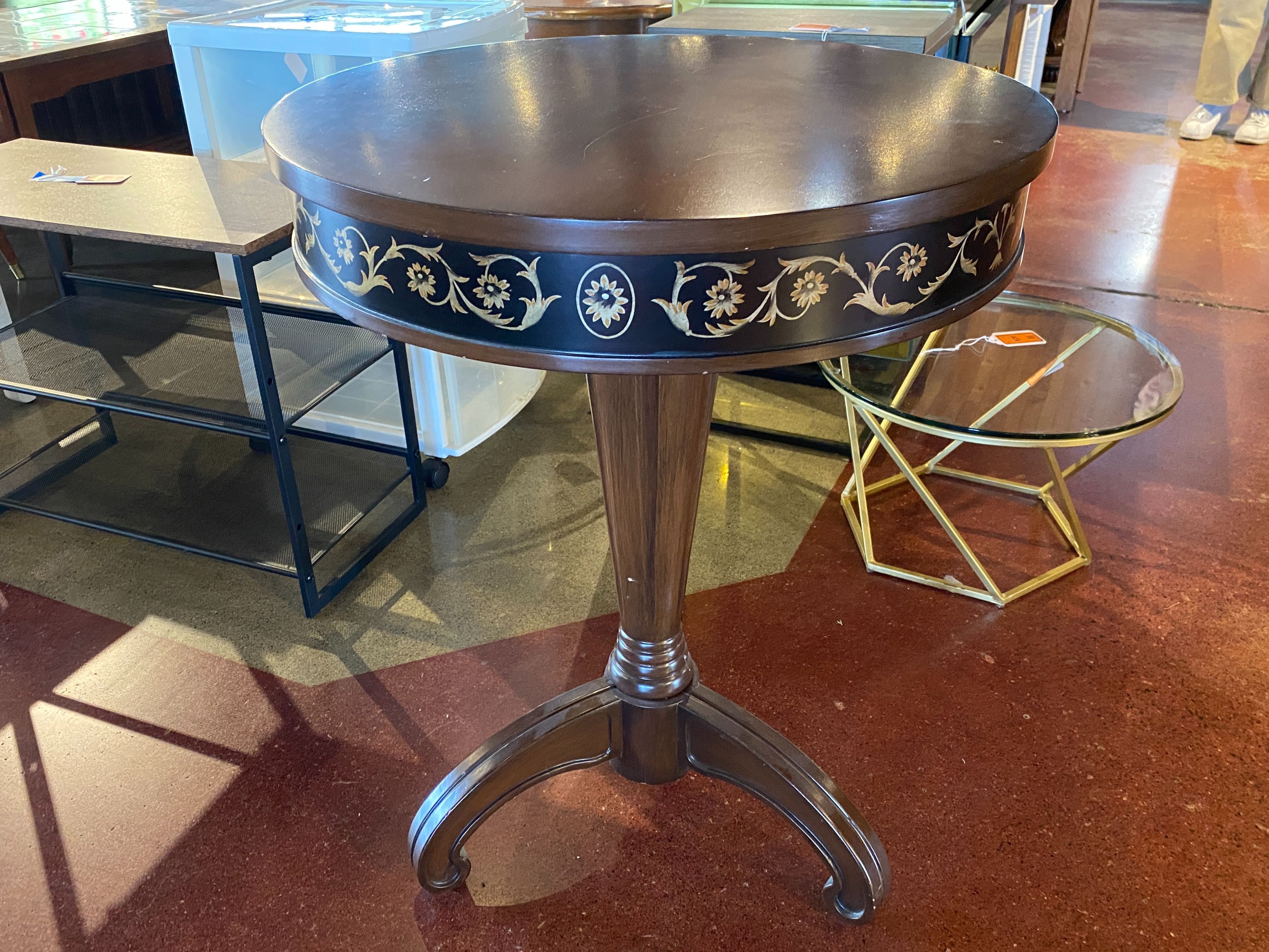 3-Leg Pedestal Table w/ Pretty Floral Trim