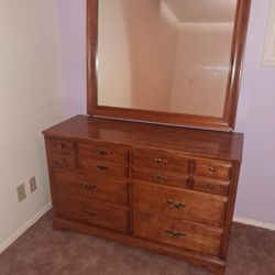 Dresser With Mirror