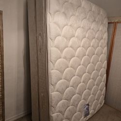 Double Pillowtop Queen Mattress And Boxspring 