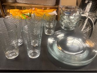 16 piece clear glass dining plate set