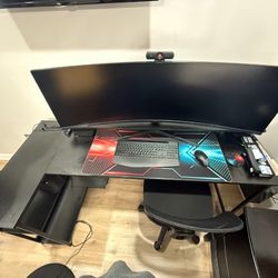 Samsung 49” Inch Computer Curved Monitor Or Desk.