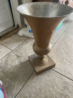 16 In Vase Delivery Make An Offer