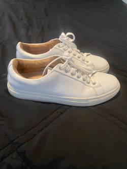 white leather shoes size 10