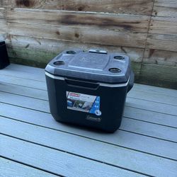 Coleman Xtreme 50qt Rolling Cooler with Wheels