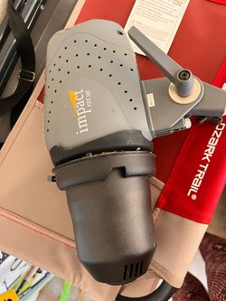 Impact VSD-300 light with tripod.