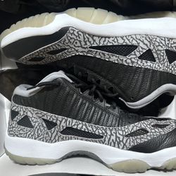 Air Jordan Retro I.E. 11s Sz. 13