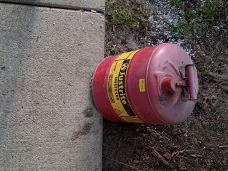 5 gallon gas can vintage