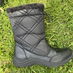 Easy spirit Snow Boots Size 9M - Worn Once