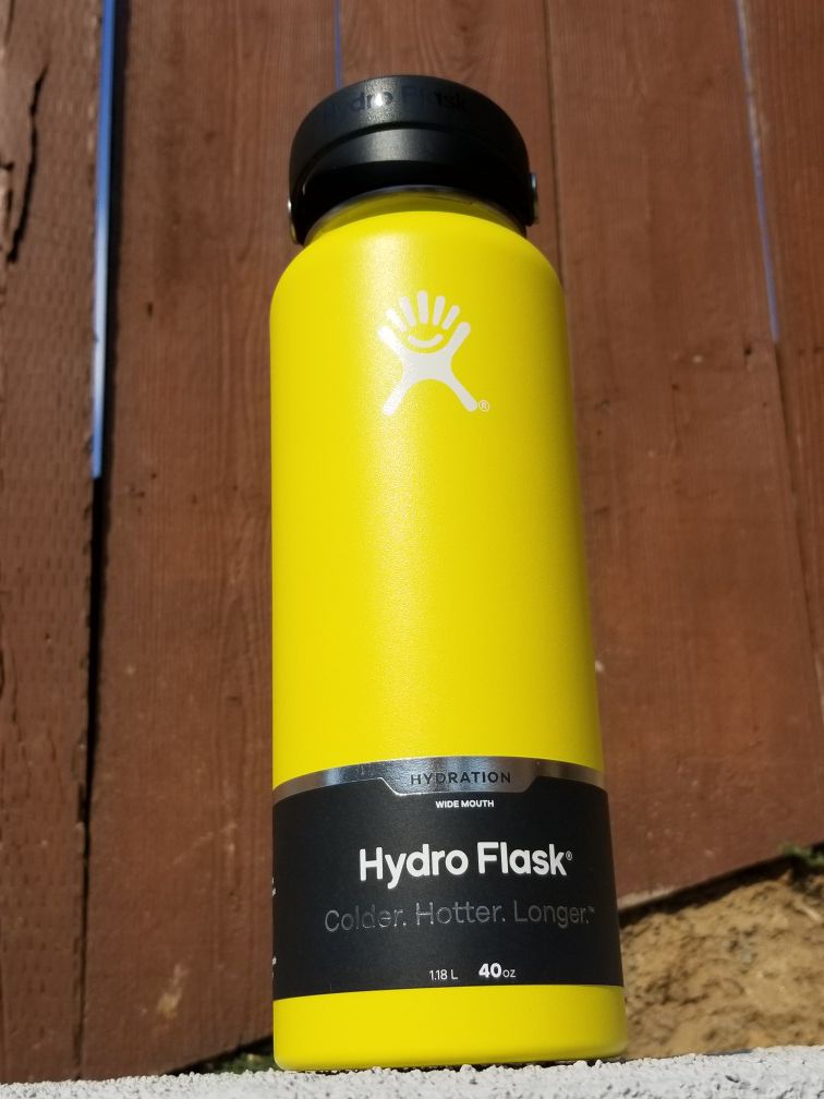 Hydro Flask Water Bottle With Flex Cap 40oz Lemon NEW