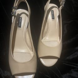 NWOT Alex Marie Size 6M Beige Peep Toe Sleep Ng Back Wedge