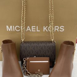 Perfect gift 🎁  Michael Kors set NWT Michael Kors small purse & Michael Kors heel ankle boots- Women's - Black/Brown size 8 serious inquiries only  P