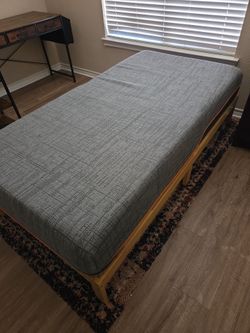 Twin mattress/frame