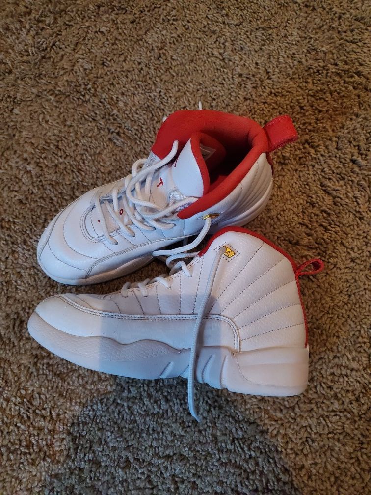Boys shoes