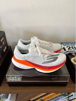 Skechers Aero Razor