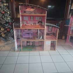 Large Doll House Mansion KidKraft  Playhouse Dollhouse 52/51/15/.Nomas Le Falta Un Pedacito De La Puerta