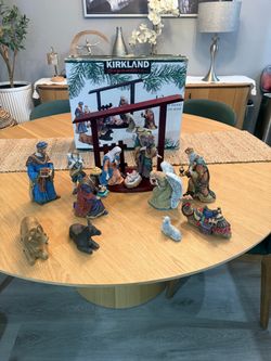 Kirkland Signature Porcelain Nativity Set with Wood Base