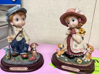 Figurines