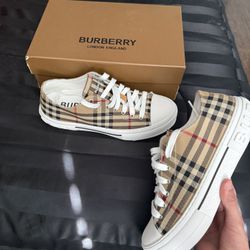 Burberrys 