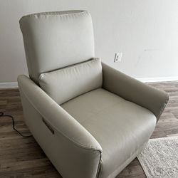 Rocking Recliner Chair – Excellent Condition (Retail $700)
