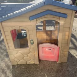 Little Tykes Cottage Playhouse 