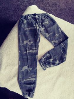 Mens size 29 camouflage Pants