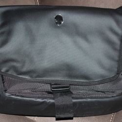 Alienware Vindicator Gaming Laptop Messenger Bag AWVM1417 New Never Used