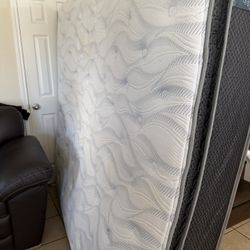 Kin Size mattress 
