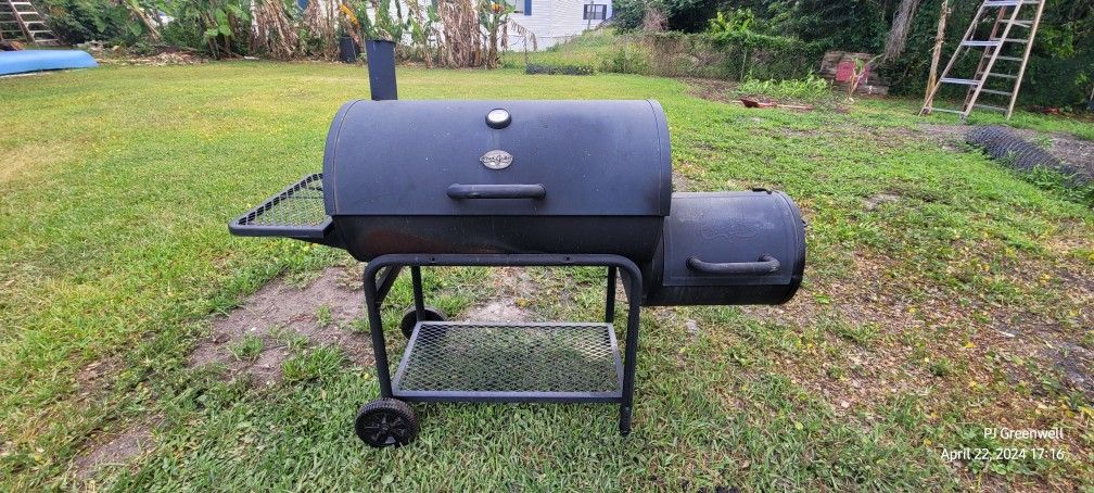 BBQ Grill & Smoker 