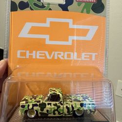 M2 Machines 1980 Chevrolet Silverado Custom Camouflage MiJo Exclusives 1/64