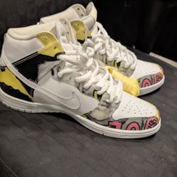 Nike Dunk High “De La Sol”
1 Available • 10.5M ∙ No Box.