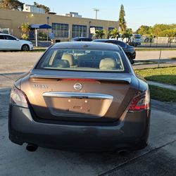 2012 nissan maxima