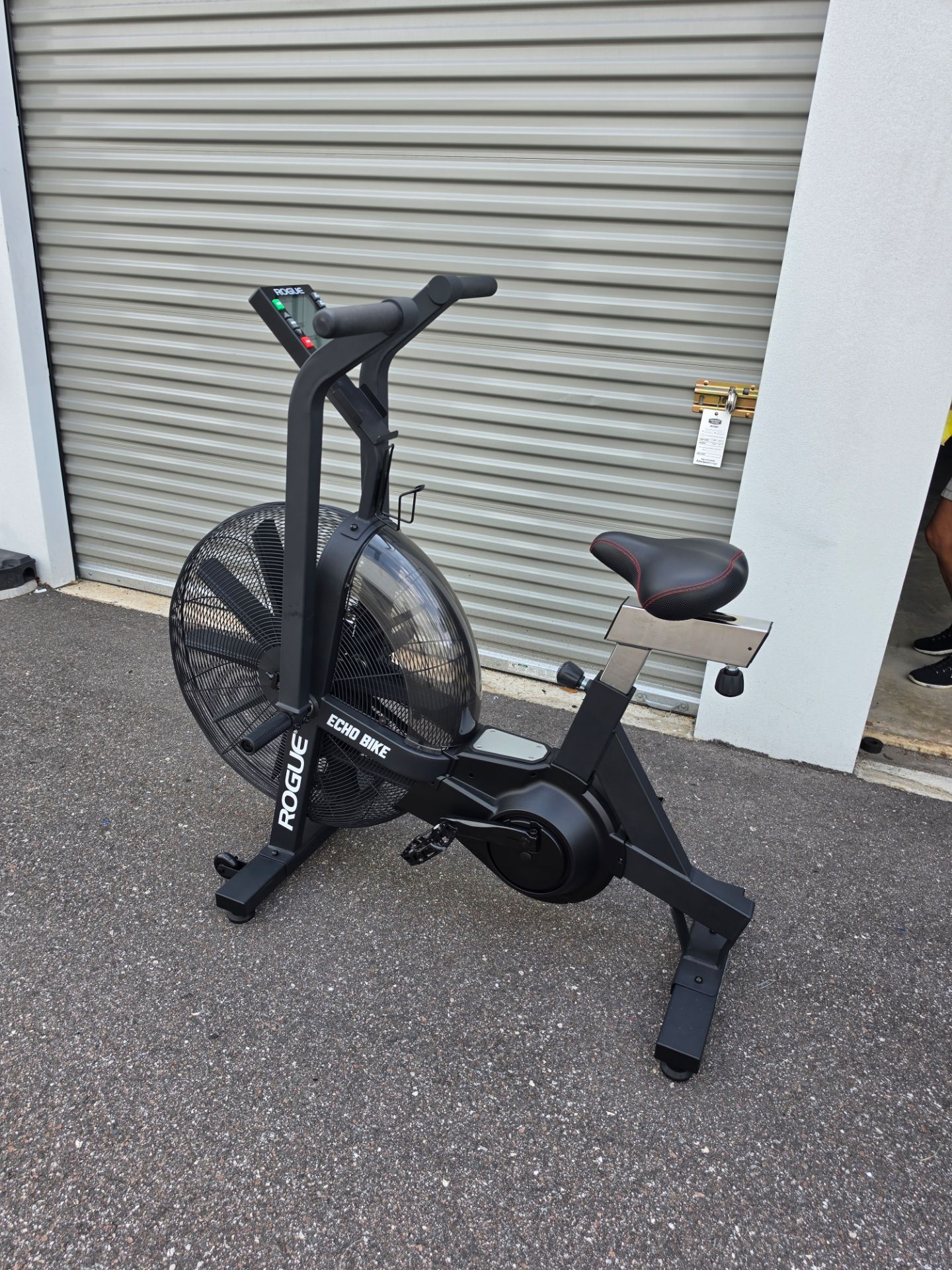 Weight rogue echo bike